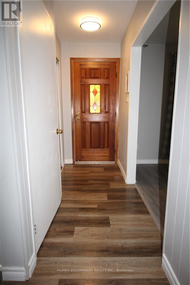 4 Purnell Drive, Hamilton, Ontario  L9C 4X9 - Photo 12 - X12321634