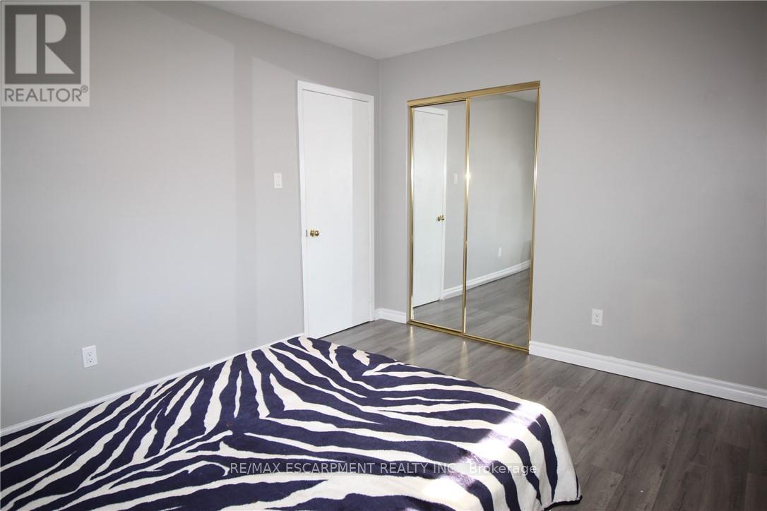 4 Purnell Drive, Hamilton, Ontario  L9C 4X9 - Photo 13 - X12321634