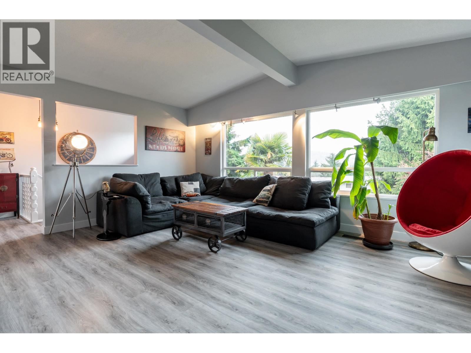 Property at 4164 FAIRWAY PLACE image 1