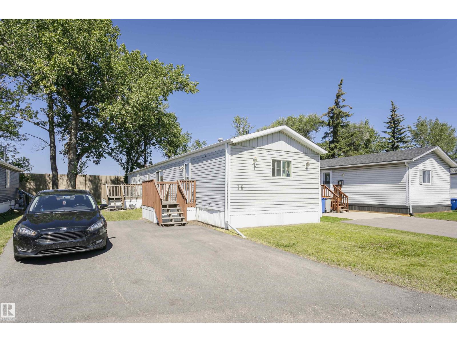 Property at 16 Willow Park Estates image 2