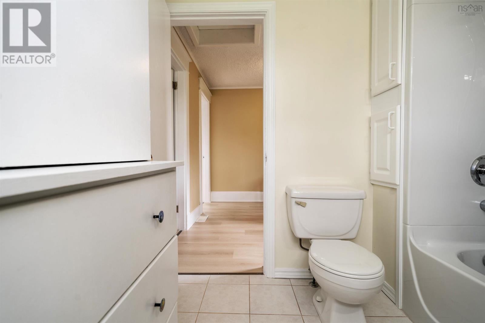 11 Durley Street, Amherst, Nova Scotia  B4H 2B2 - Photo 37 - 202512163