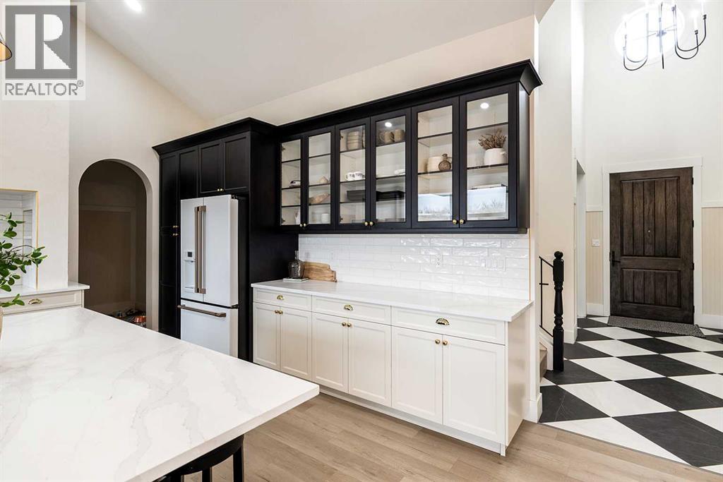 Property at 24 Heron Court SW image 4