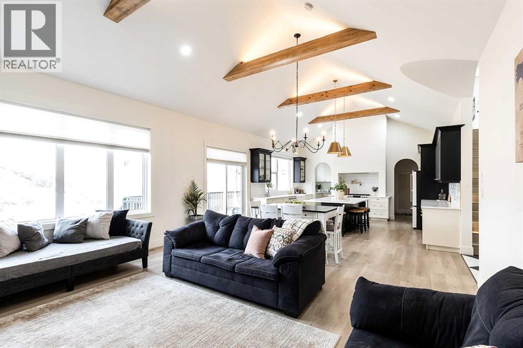 Property at 24 Heron Court SW image 5