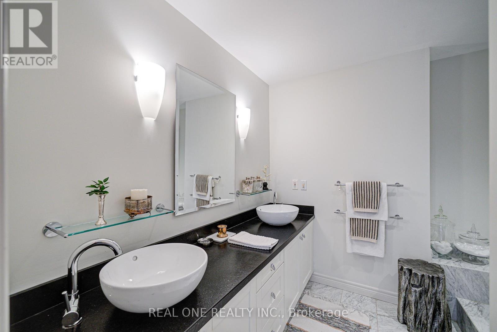 21 Alcaine Court, Markham, Ontario  L3T 2G8 - Photo 35 - N12335610