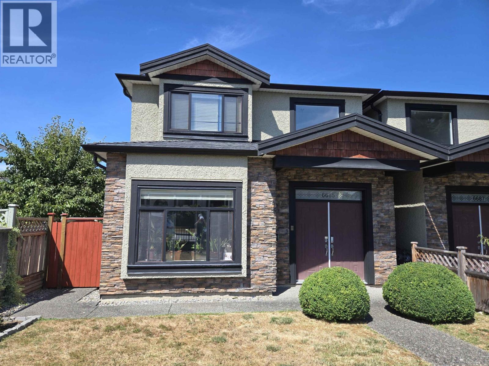 6685 Union Street, Burnaby, British Columbia  V5B 1X2 - Photo 1 - R3033964