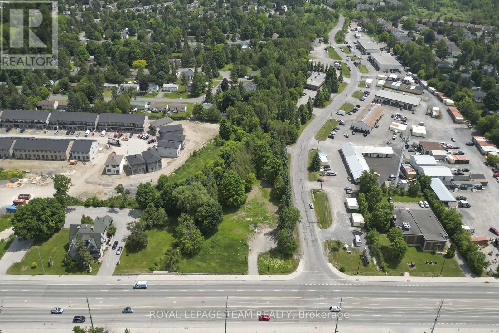5830 Hazeldean Road, Ottawa, Ontario  K2S 1B9 - Photo 4 - X12335632