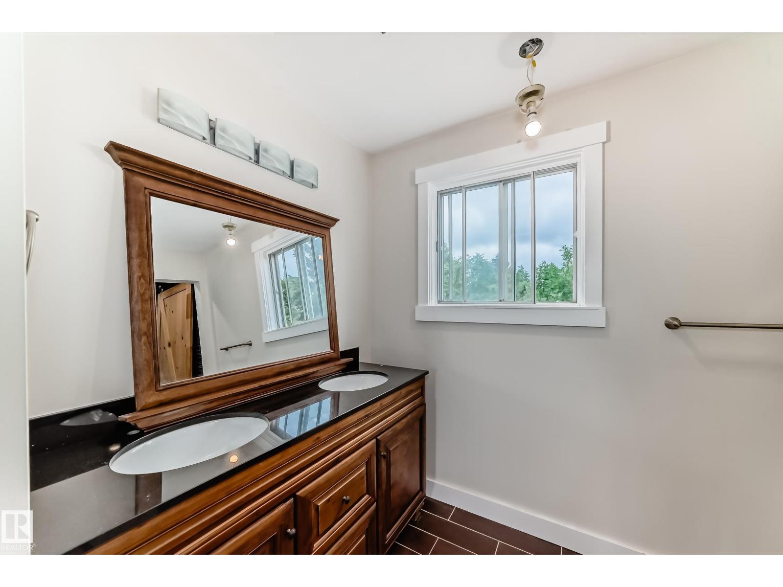 12403 29a Av Nw, Edmonton, Alberta  T6J 6C7 - Photo 17 - E4452257