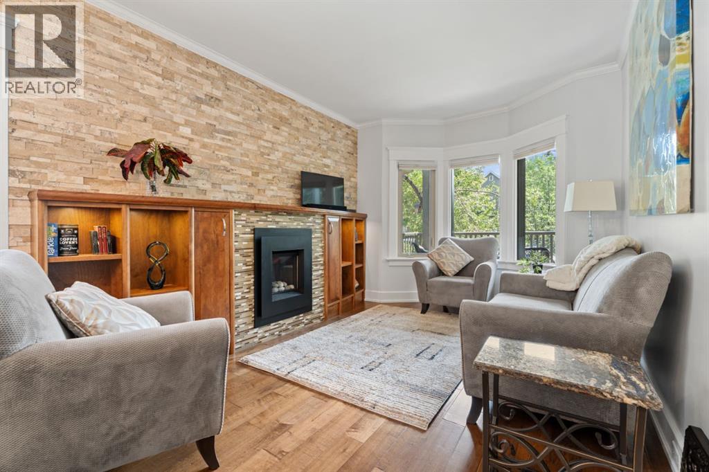 Property at 810 3 Avenue NW image 5