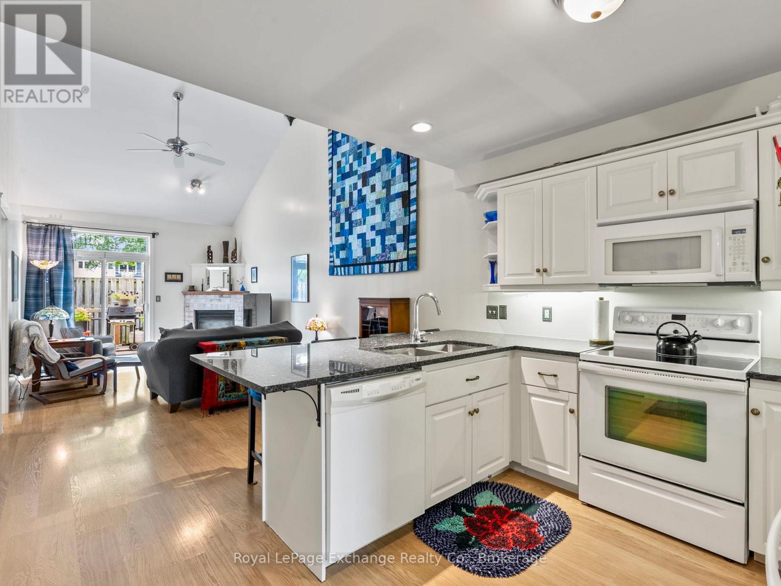 8 - 433 Queen Street, Kincardine, Ontario  N2Z 0A2 - Photo 6 - X12335684