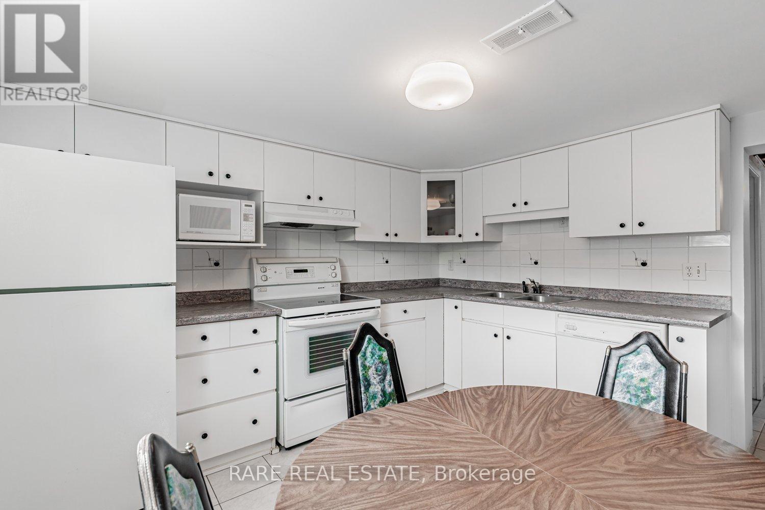 97 Tavistock Road, Toronto, Ontario  M3M 2P1 - Photo 27 - W12335690
