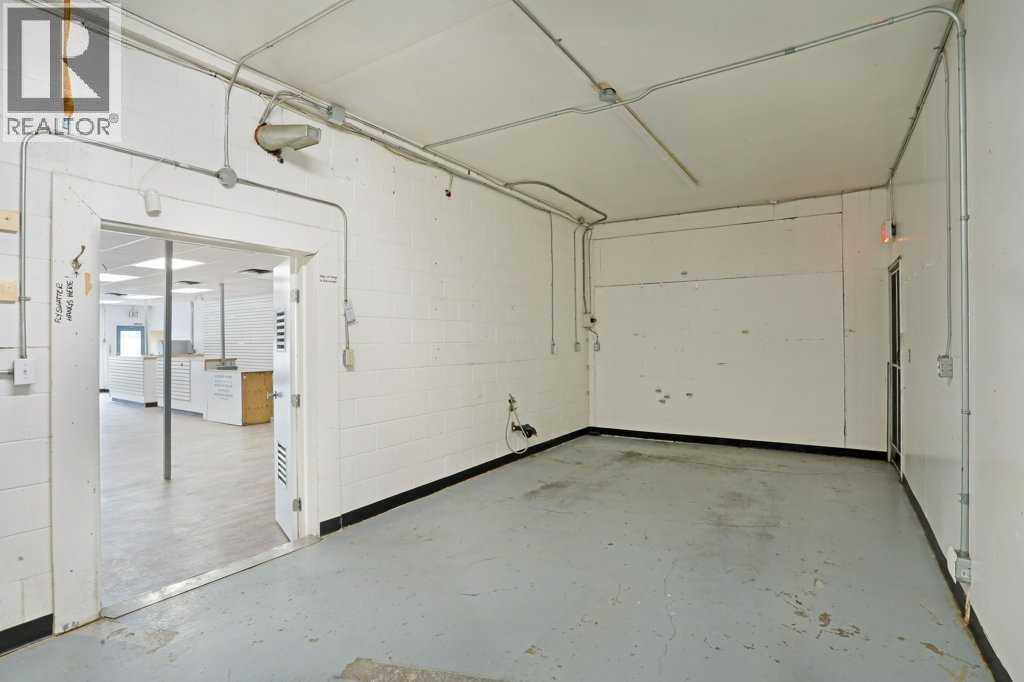 135 Young Road, Brooks, Alberta  T1R 0A3 - Photo 16 - A2247428