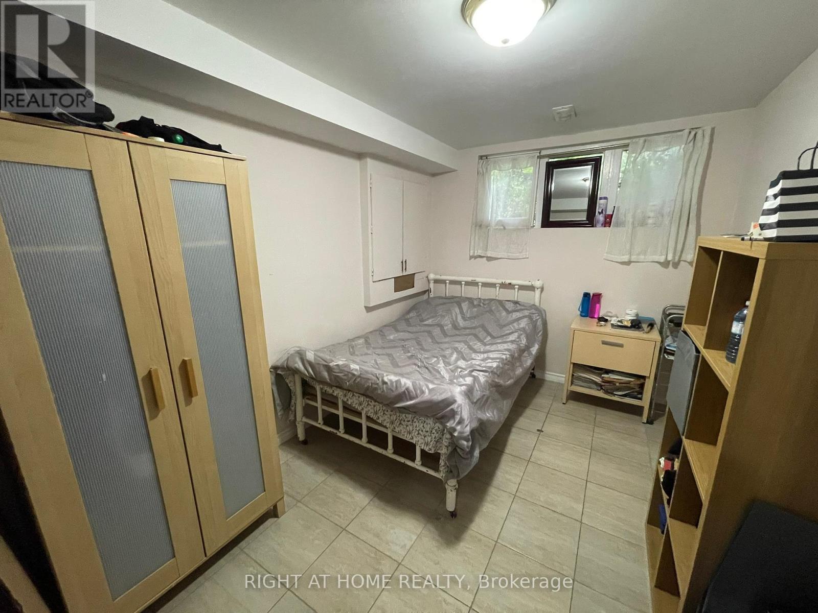 Lower - 24 Crewe Avenue, Toronto, Ontario  M4C 2J1 - Photo 12 - E12335706
