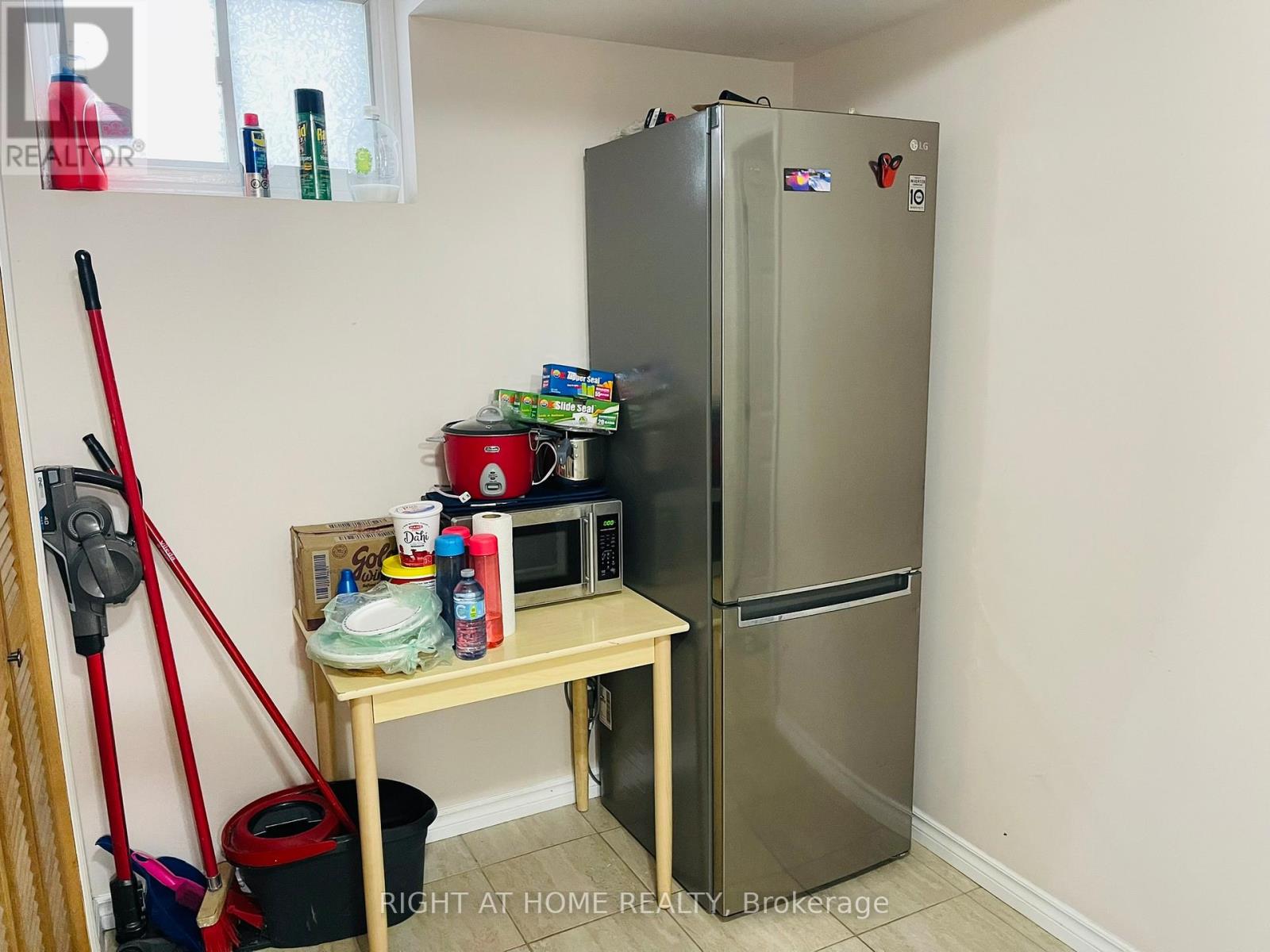 Lower - 24 Crewe Avenue, Toronto, Ontario  M4C 2J1 - Photo 14 - E12335706