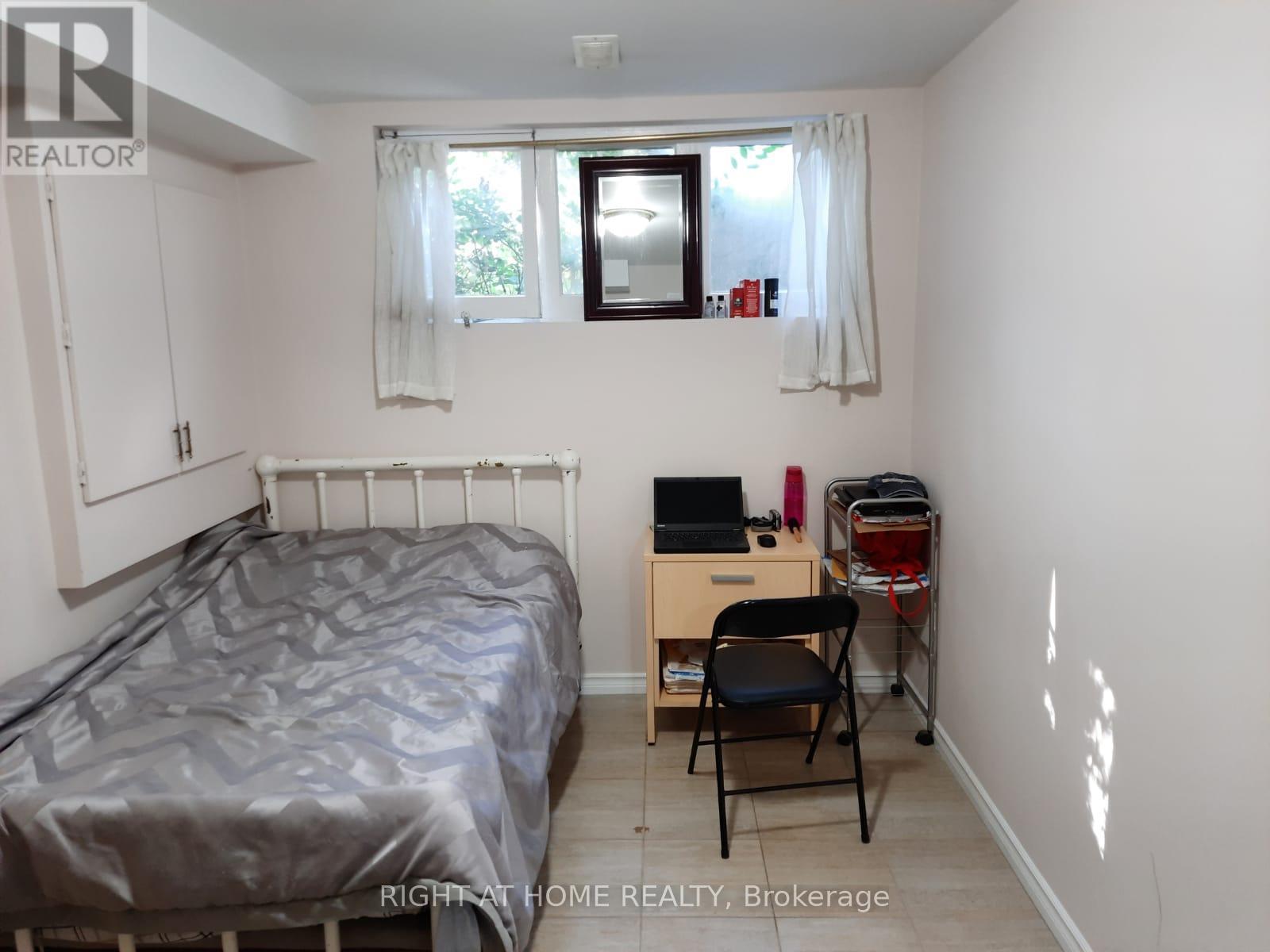 Lower - 24 Crewe Avenue, Toronto, Ontario  M4C 2J1 - Photo 21 - E12335706