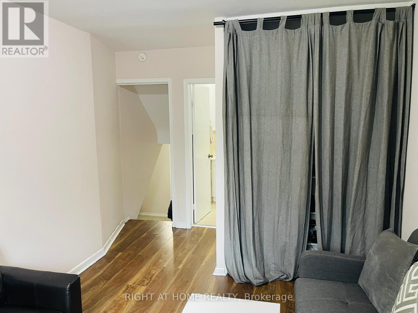 Lower - 24 Crewe Avenue, Toronto, Ontario  M4C 2J1 - Photo 6 - E12335706