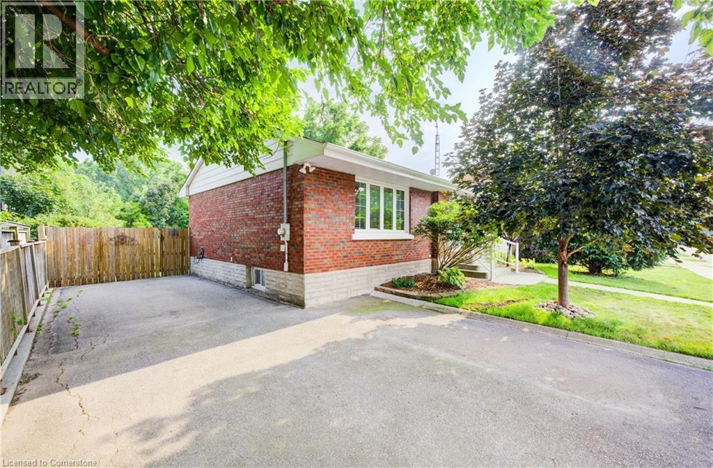 Property at 111 POLLOCK Avenue image 4