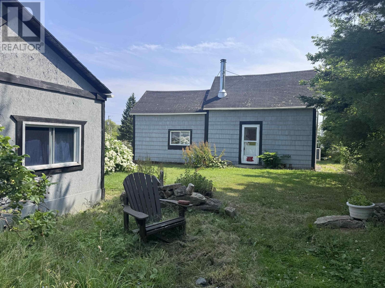 10 High Street, Baddeck, Nova Scotia  B0E 1B0 - Photo 3 - 202520155