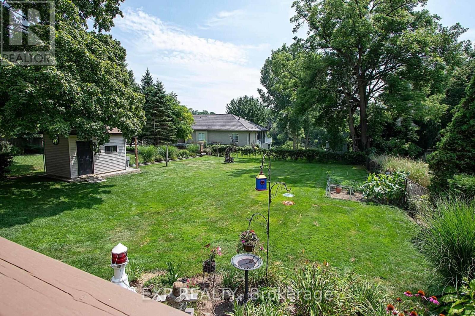 4027 Catherine Street, Thames Centre (Dorchester), Ontario  N0L 1G2 - Photo 31 - X12335755