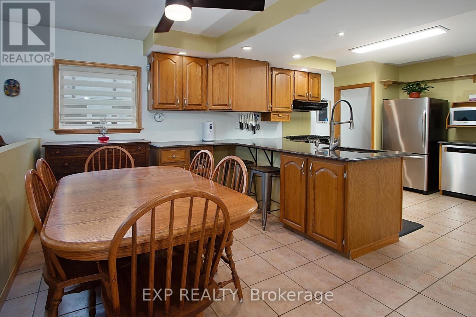 4027 Catherine Street, Thames Centre (Dorchester), Ontario  N0L 1G2 - Photo 9 - X12335755