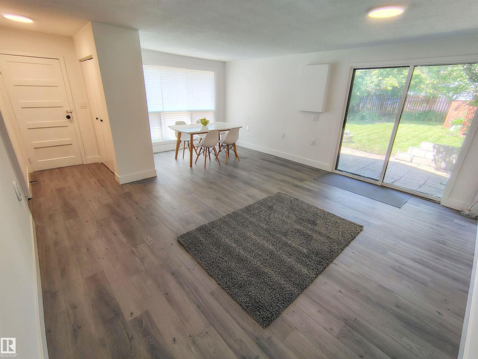 Property at 9758 88 AV NW image 4