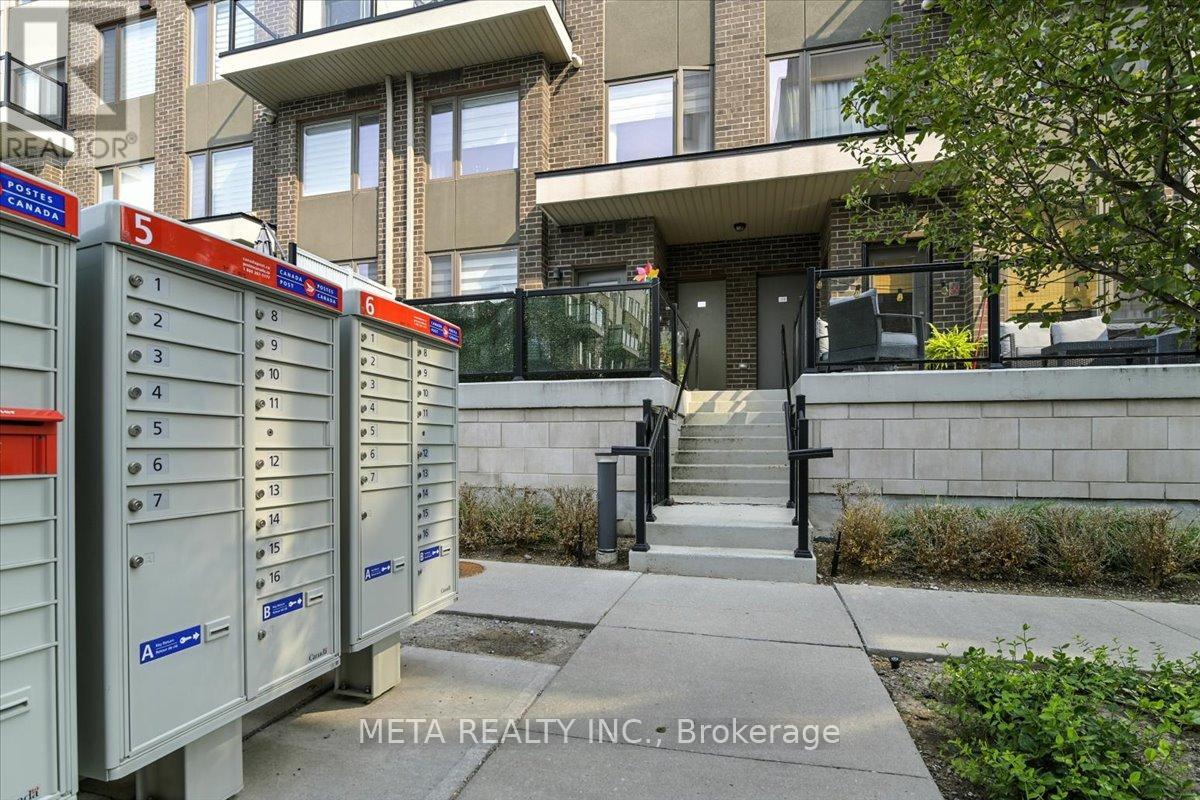 Property at 220 - 1460 WHITES ROAD image 3