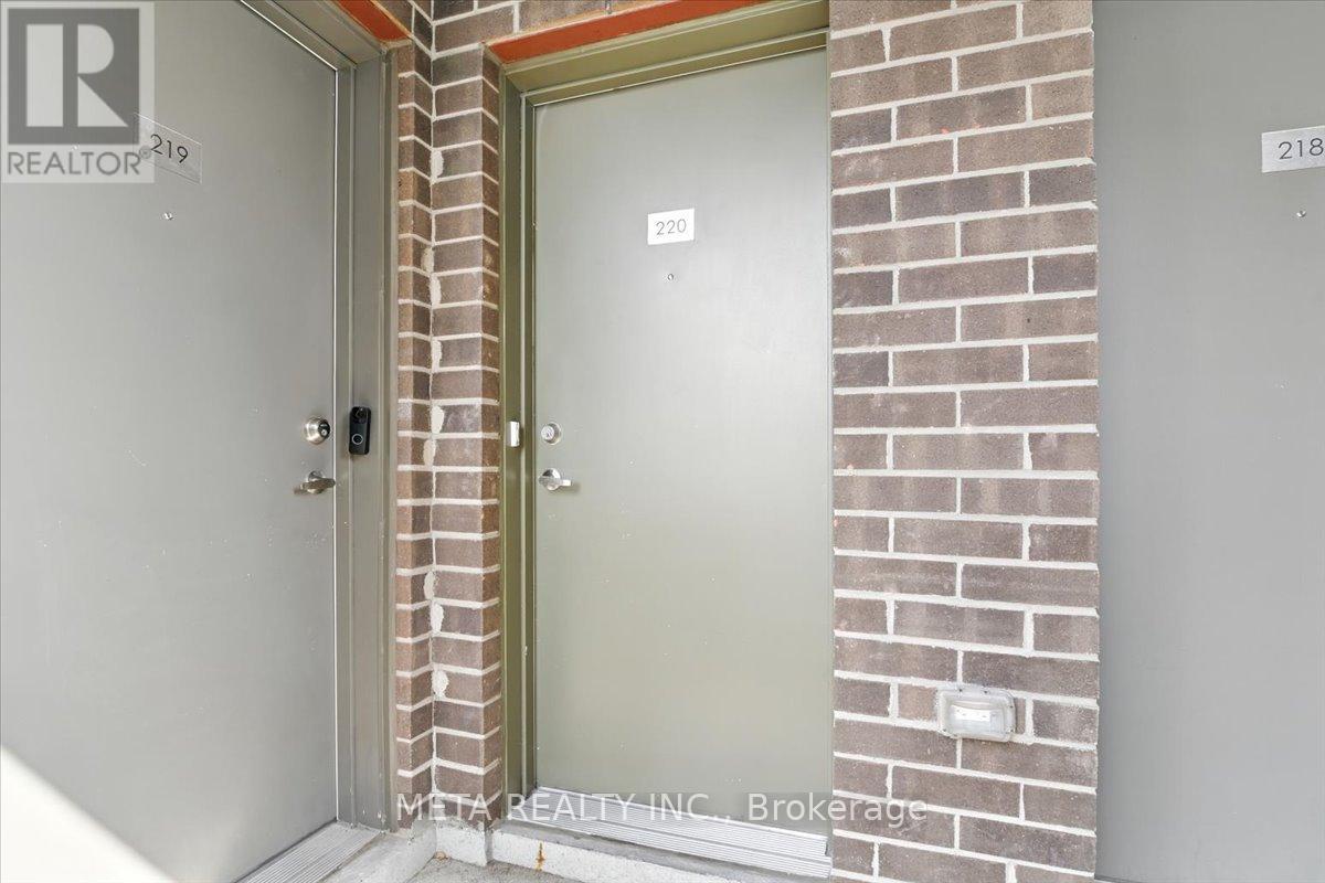 Property at 220 - 1460 WHITES ROAD image 4