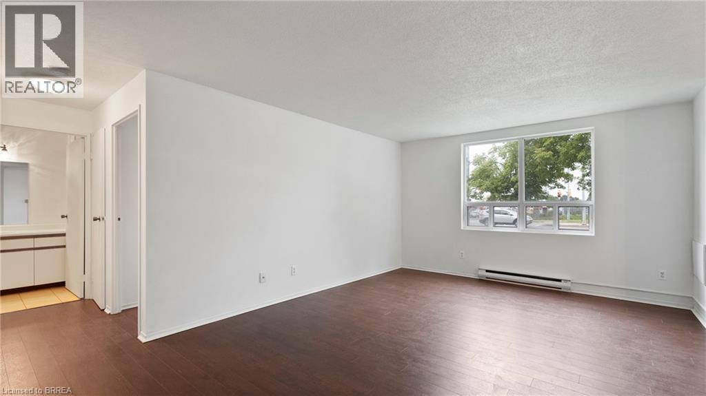 421 Fairview Drive Unit# 101, Brantford, Ontario  N3R 7M3 - Photo 10 - 40719999