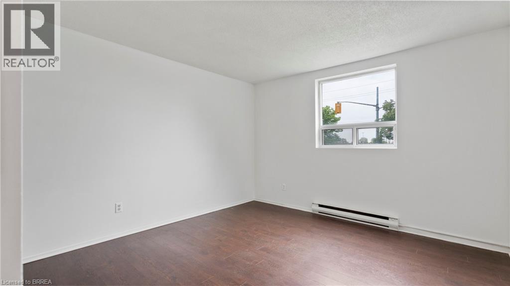 421 Fairview Drive Unit# 101, Brantford, Ontario  N3R 7M3 - Photo 12 - 40719999