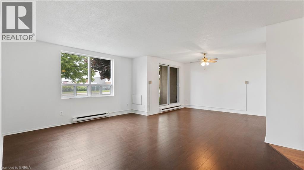 421 Fairview Drive Unit# 101, Brantford, Ontario  N3R 7M3 - Photo 7 - 40719999