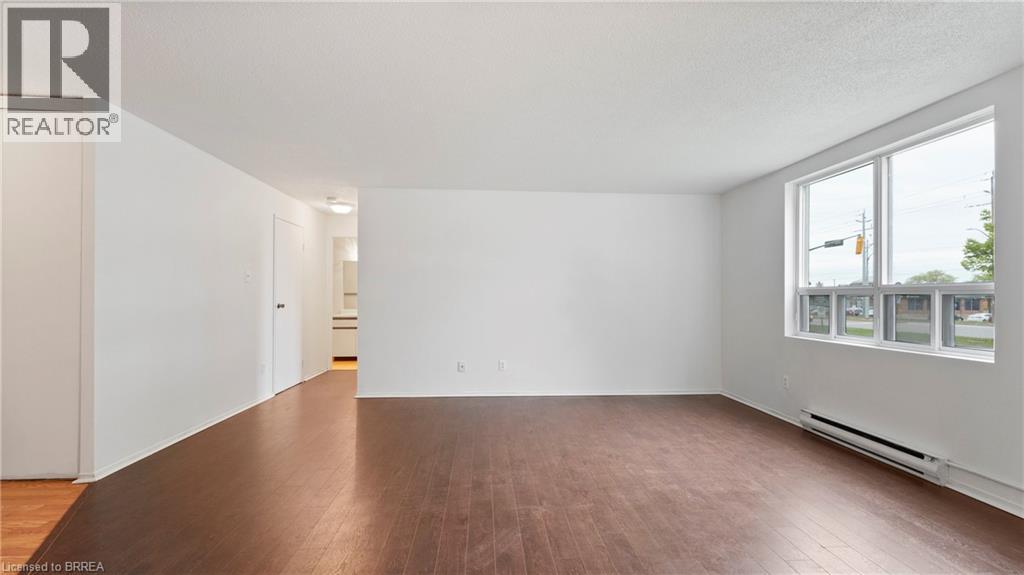 421 Fairview Drive Unit# 101, Brantford, Ontario  N3R 7M3 - Photo 9 - 40719999