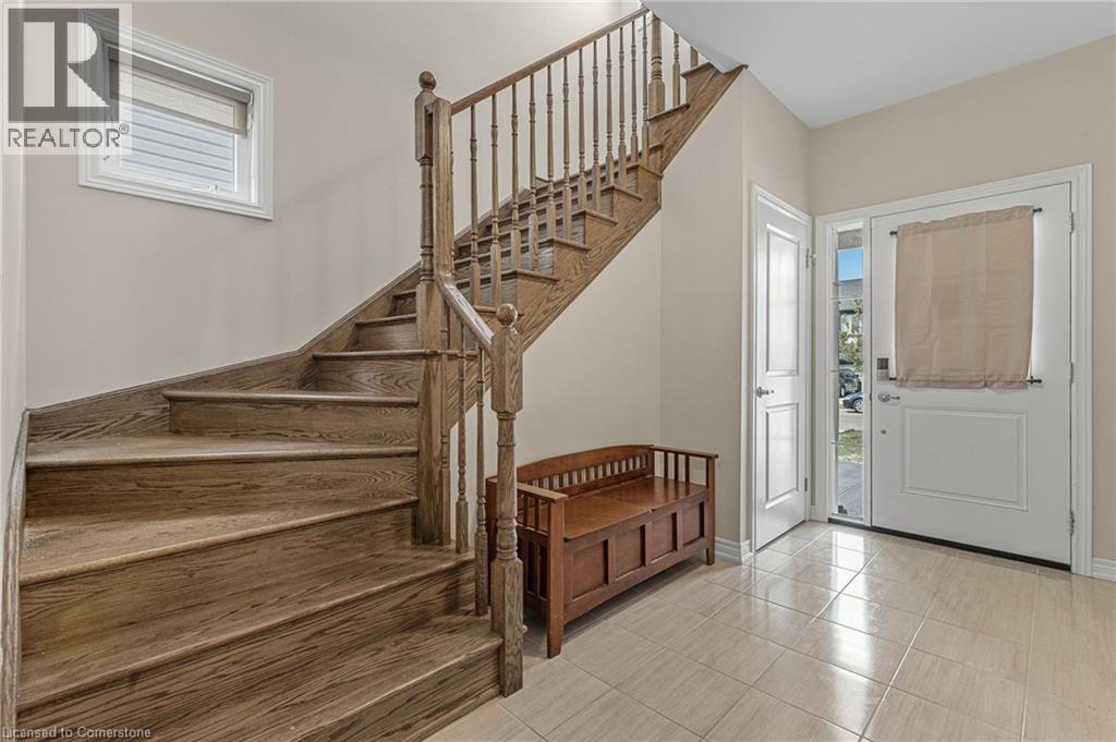 Property at 125 MONARCH Street image 3