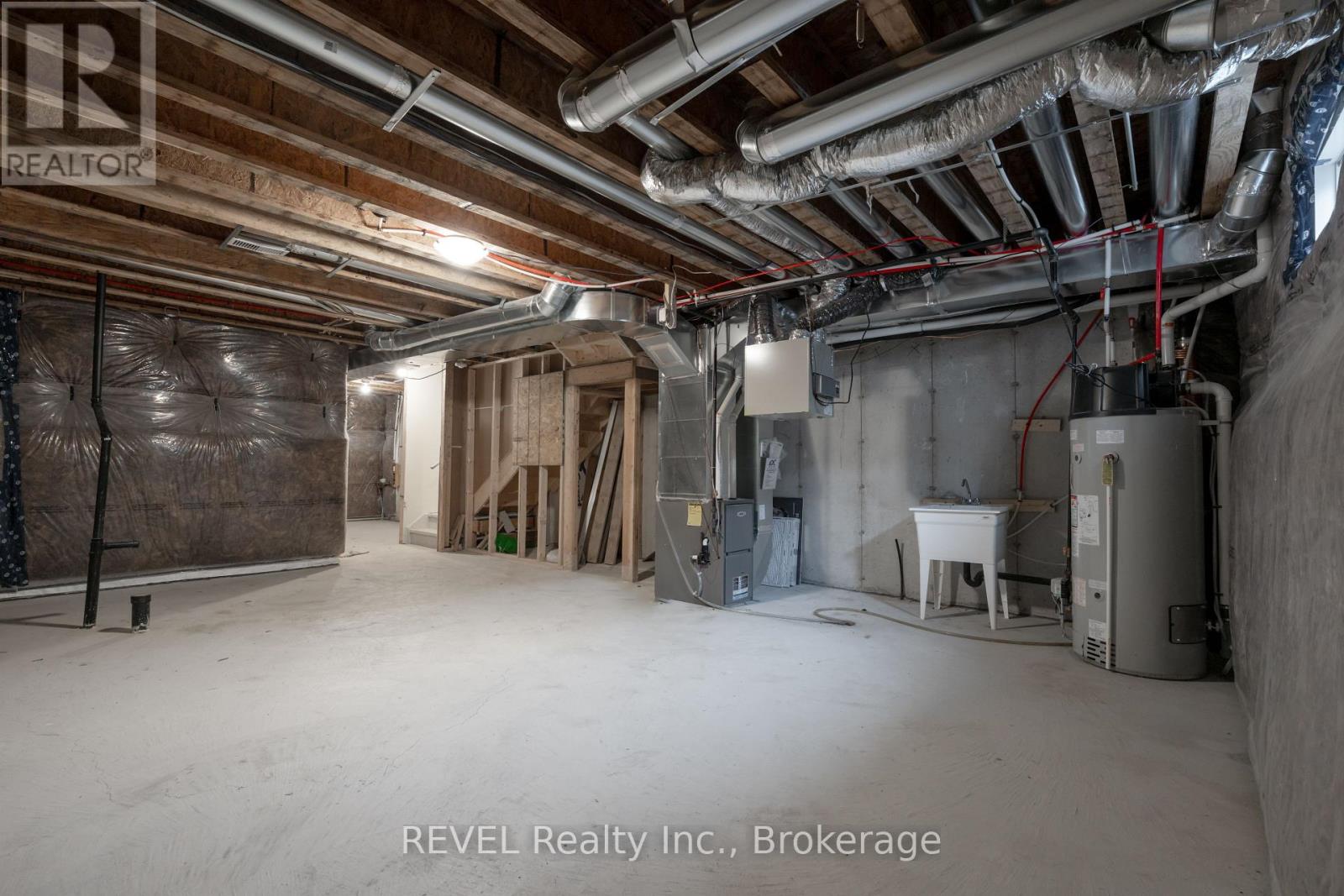 52 Ever Sweet Way, Thorold, Ontario  L2V 0R6 - Photo 26 - X12335791