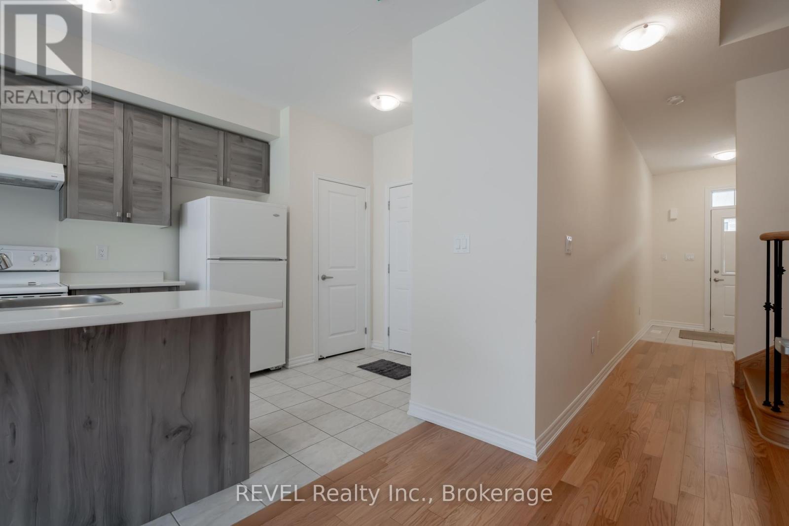 52 Ever Sweet Way, Thorold, Ontario  L2V 0R6 - Photo 8 - X12335791