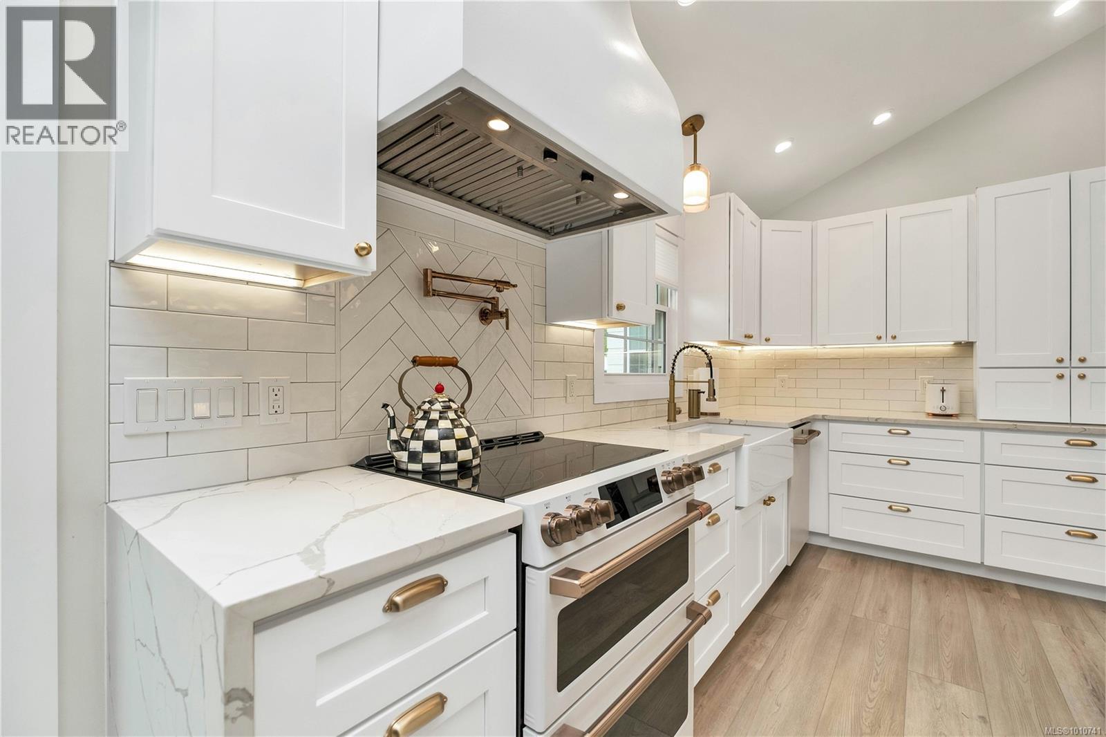 cls cls St, Victoria, British Columbia