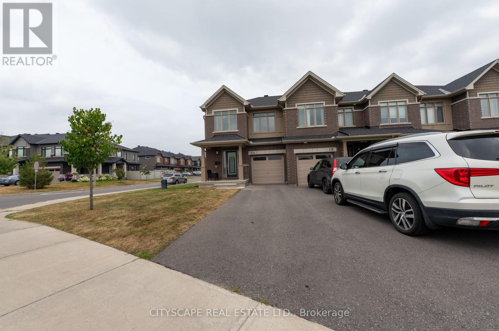 174 Joshua Street, Ottawa, Ontario  K1W 0A3 - Photo 2 - X12320412