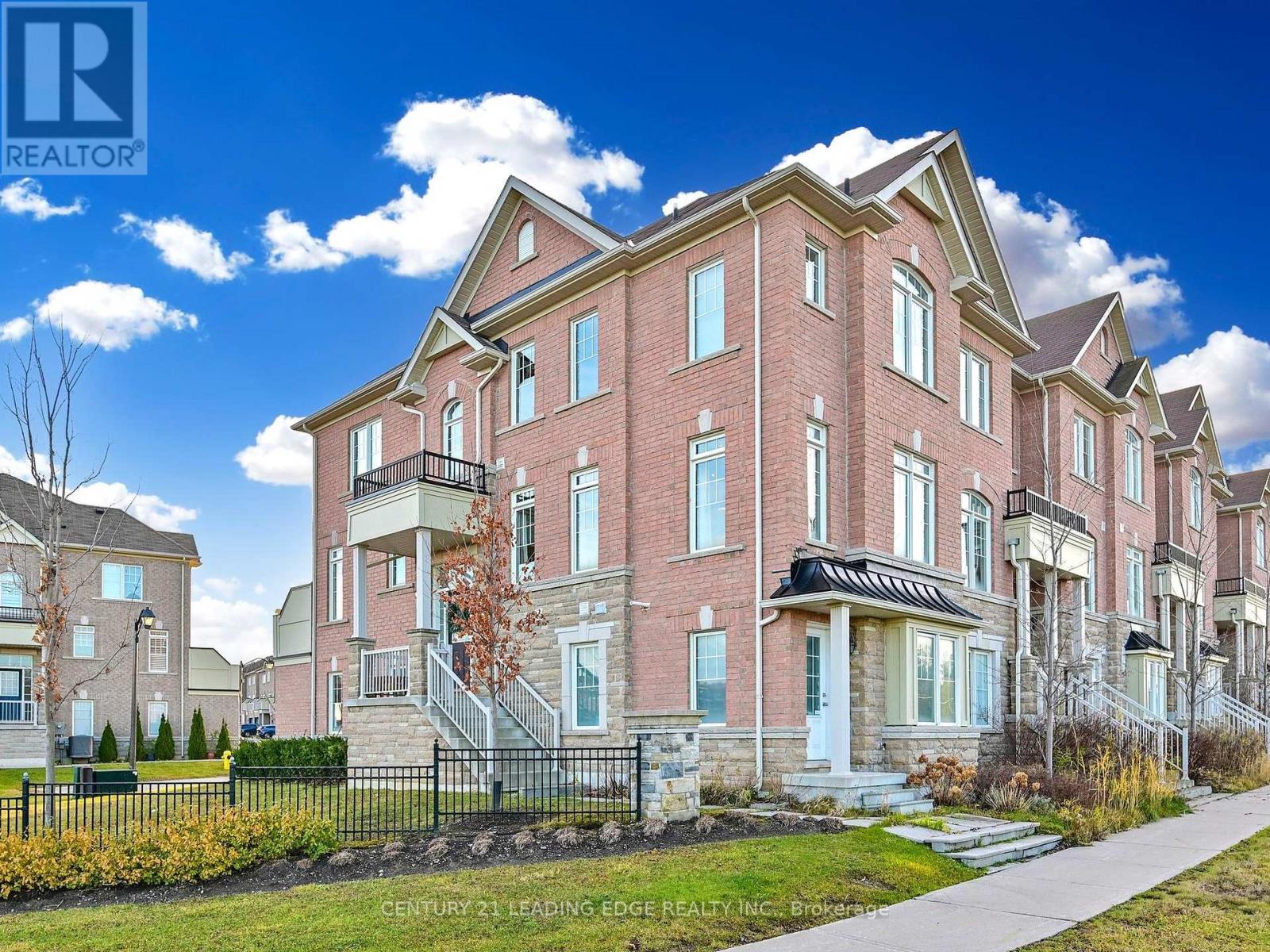 Property at 11 DUNDAS WAY image 1