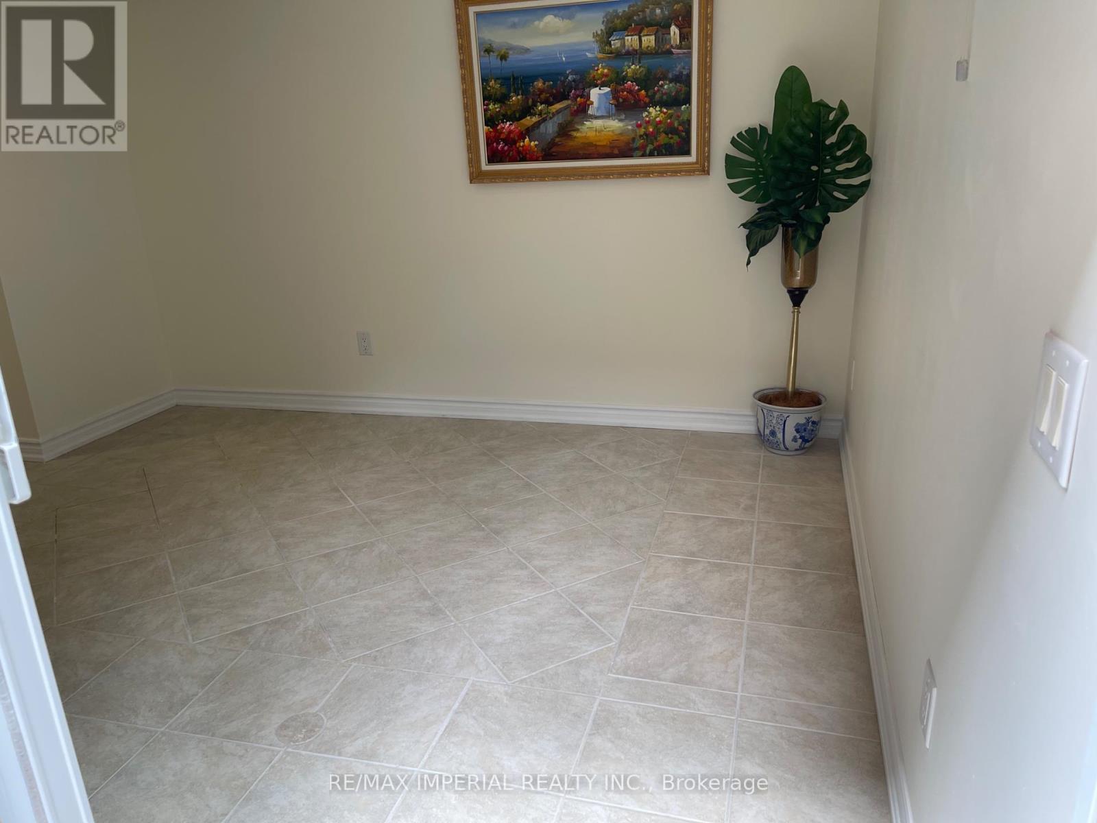 75 Brass Drive, Richmond Hill, Ontario  L4E 4T4 - Photo 3 - N12335788