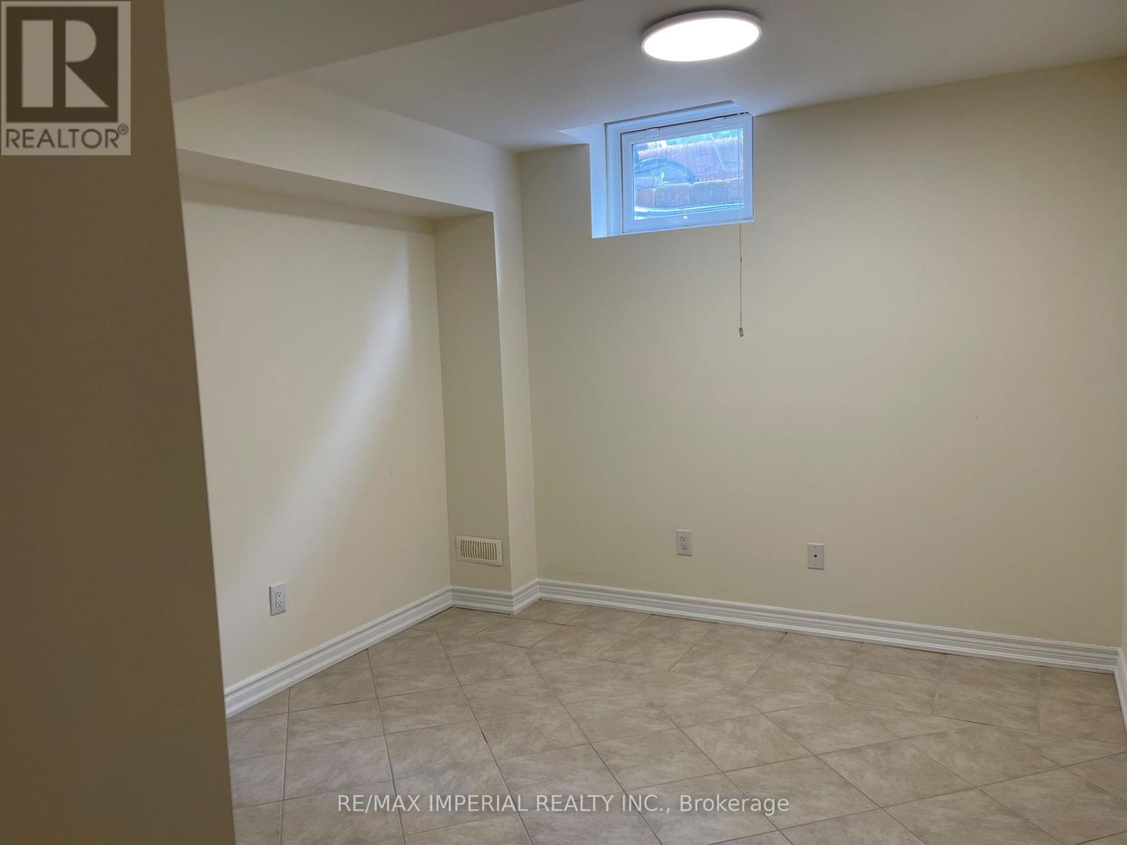 75 Brass Drive, Richmond Hill, Ontario  L4E 4T4 - Photo 8 - N12335788