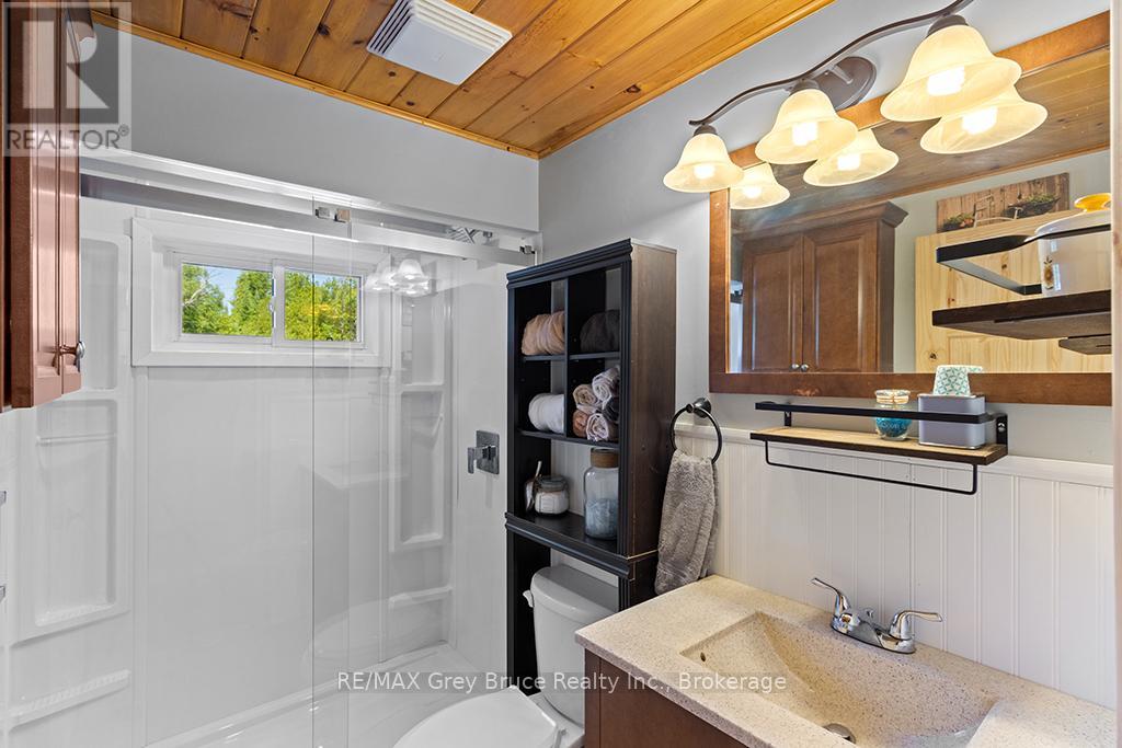 40 Aberdeen Avenue, Northern Bruce Peninsula, Ontario  N0H 2T0 - Photo 22 - X12272624