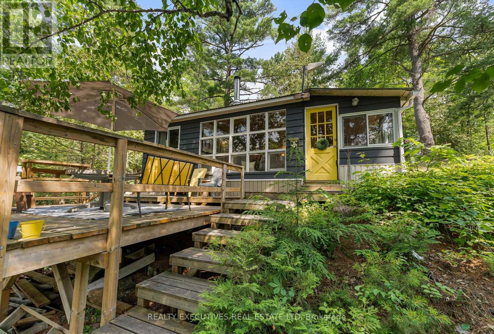 2046 CYR POINT ROAD, Tay Valley, Ontario