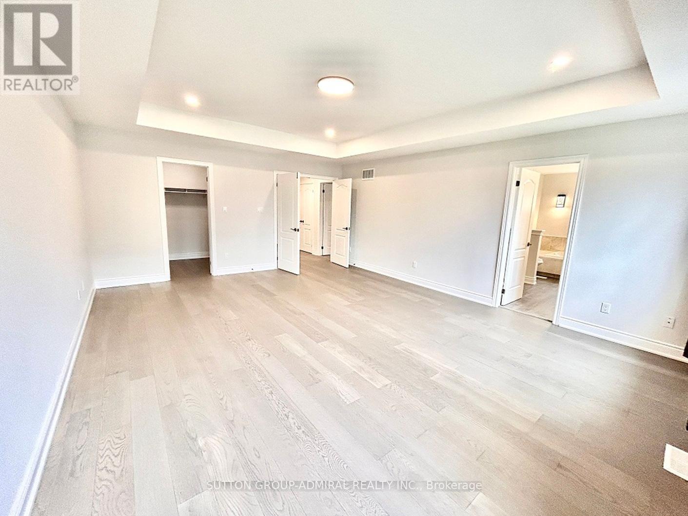 4 Castleglen Boulevard, Markham, Ontario  L6C 0A8 - Photo 17 - N12335821