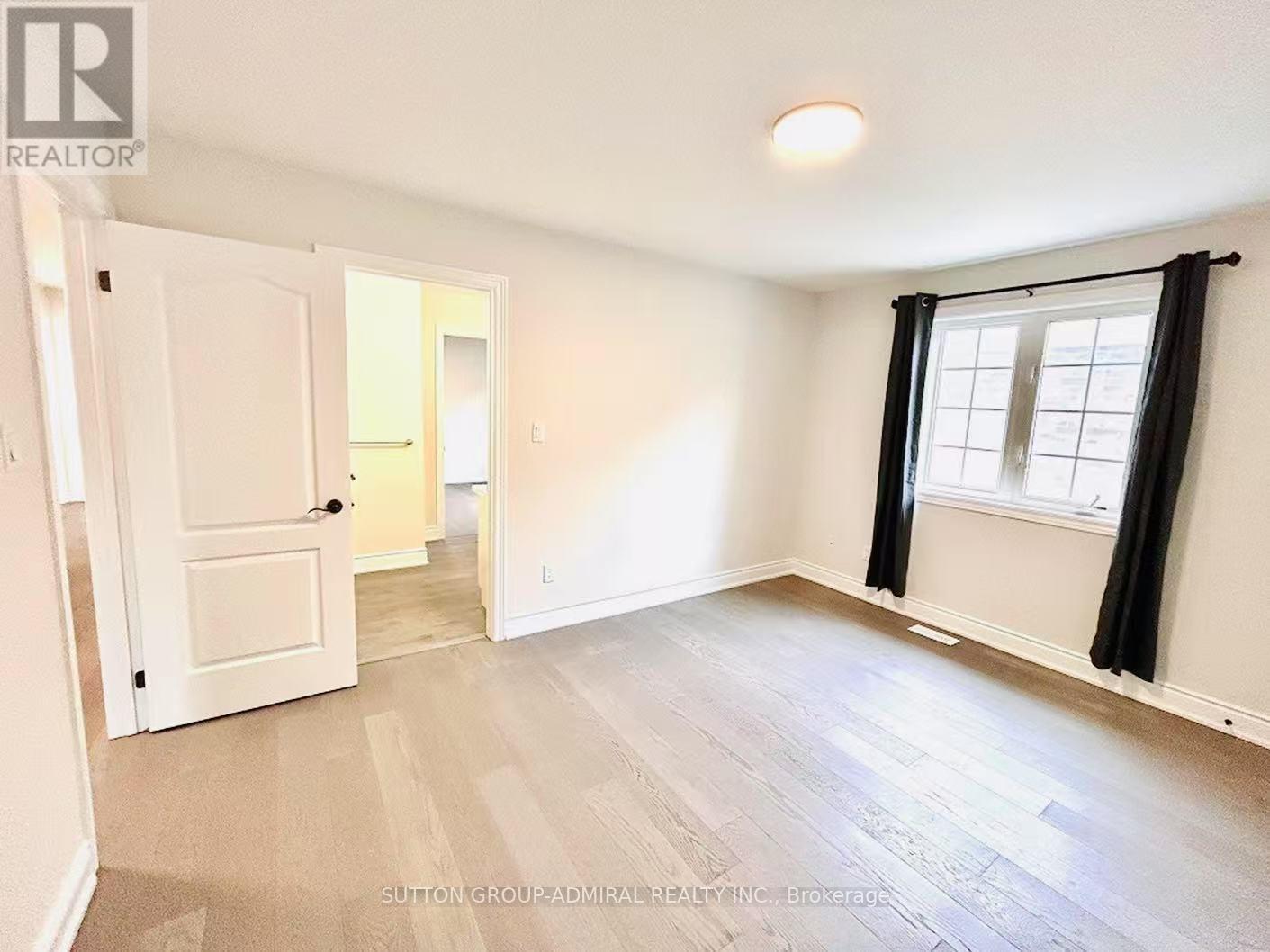 4 Castleglen Boulevard, Markham, Ontario  L6C 0A8 - Photo 22 - N12335821