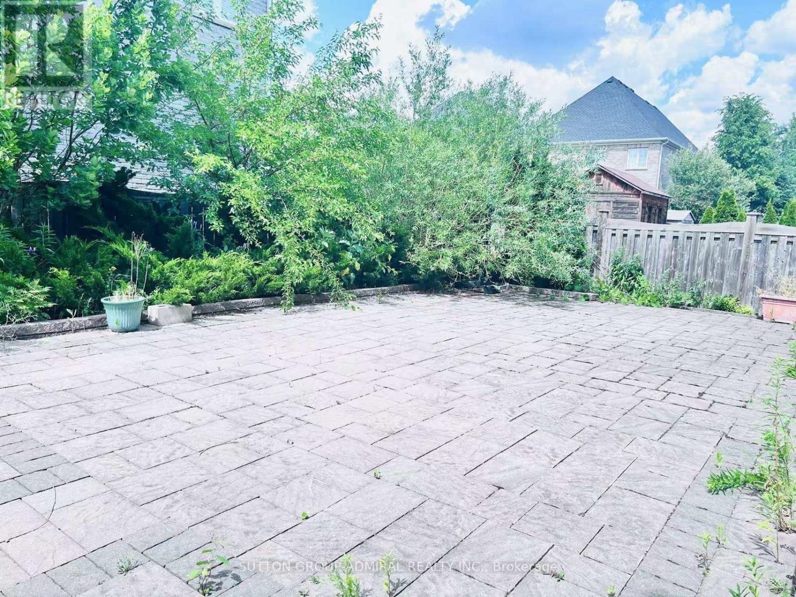 4 Castleglen Boulevard, Markham, Ontario  L6C 0A8 - Photo 37 - N12335821