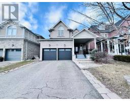 4 Castleglen Boulevard, Markham (Berczy), Ca