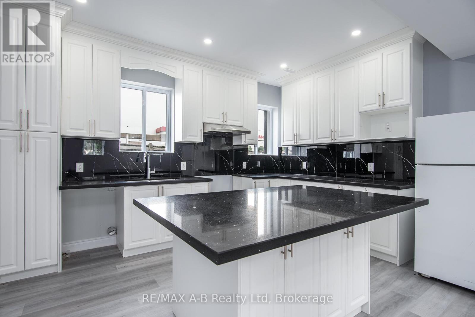 2274 34 Line, Perth East, Ontario  N0B 2P0 - Photo 11 - X12332267