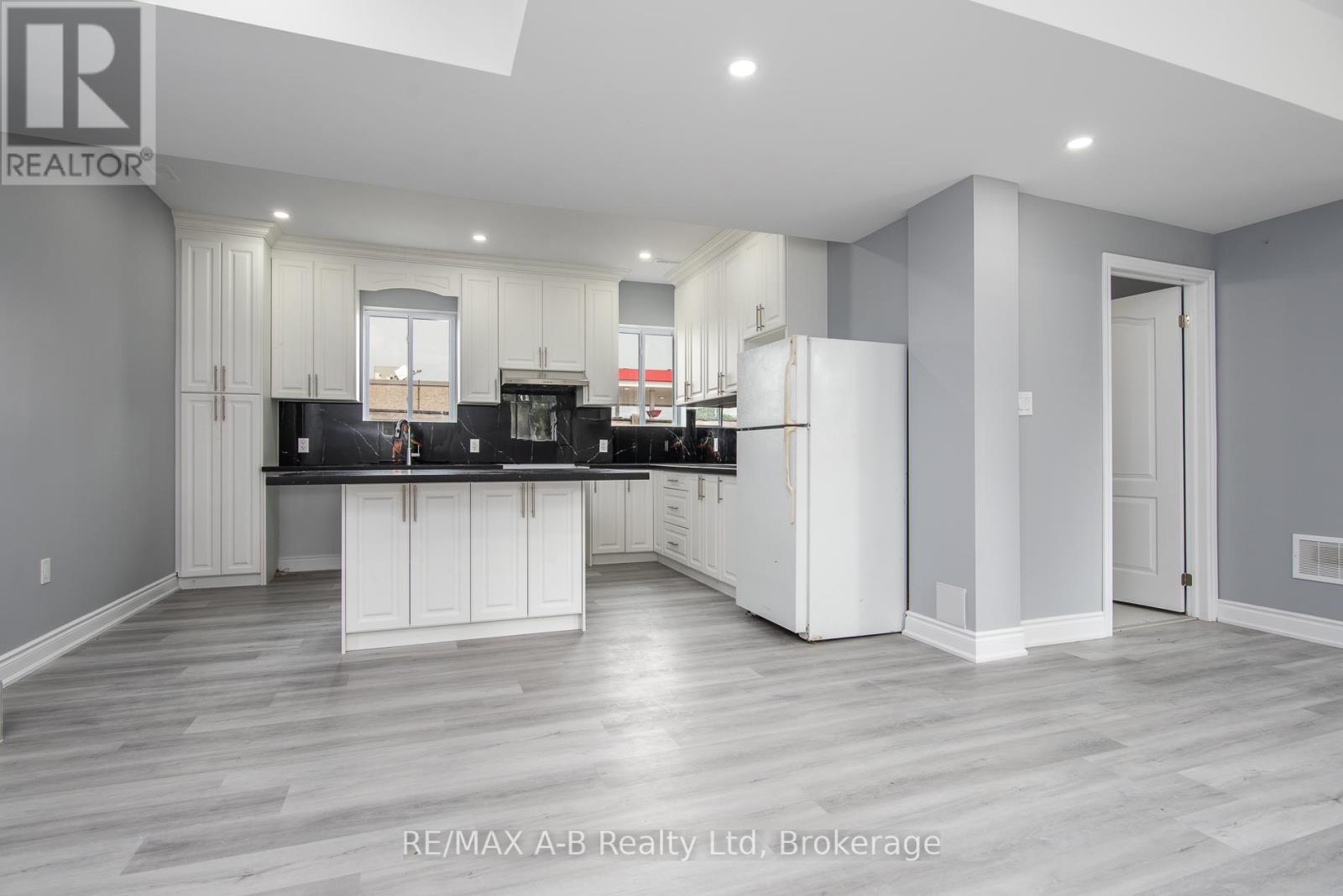2274 34 Line, Perth East, Ontario  N0B 2P0 - Photo 12 - X12332267