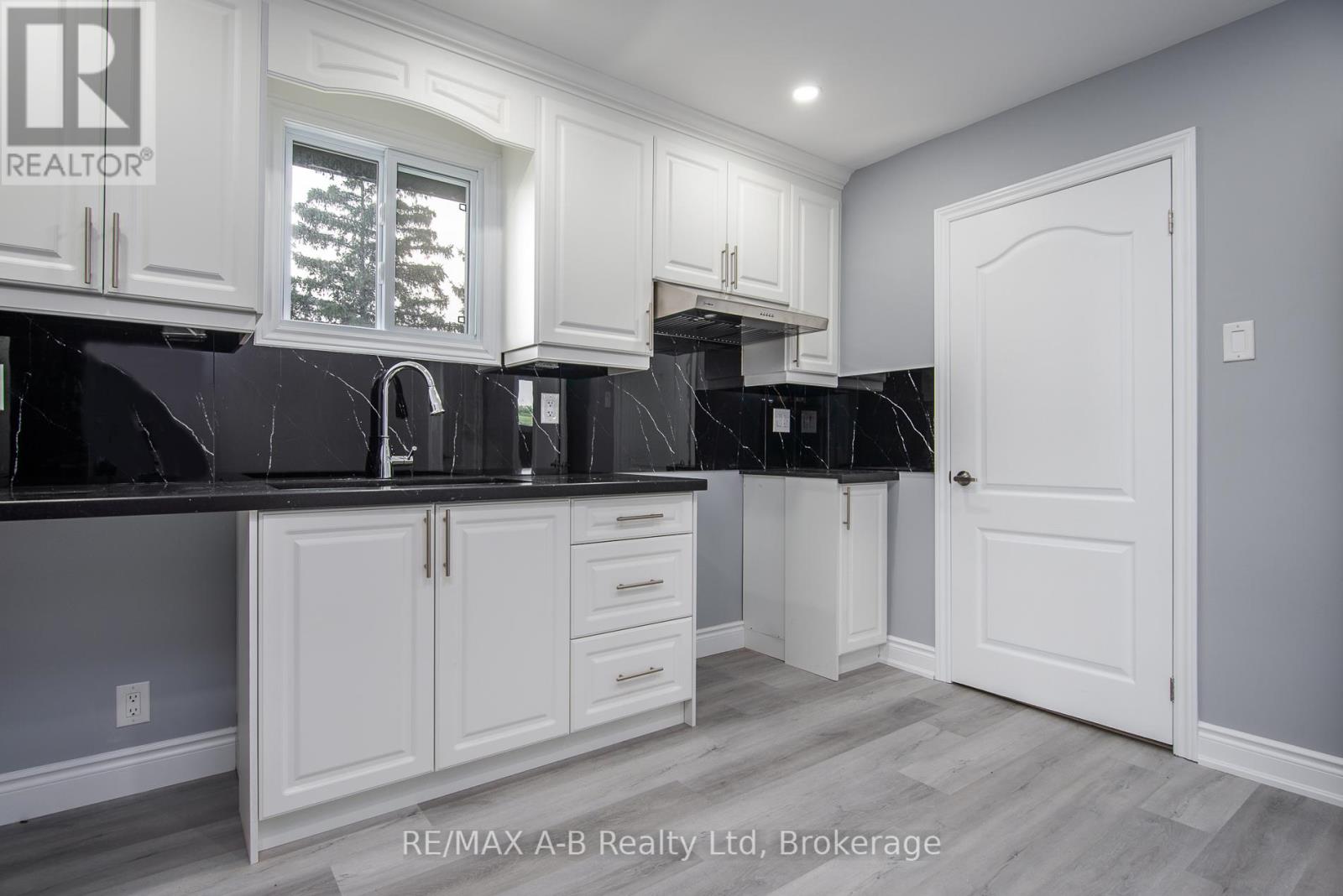 2274 34 Line, Perth East, Ontario  N0B 2P0 - Photo 21 - X12332267