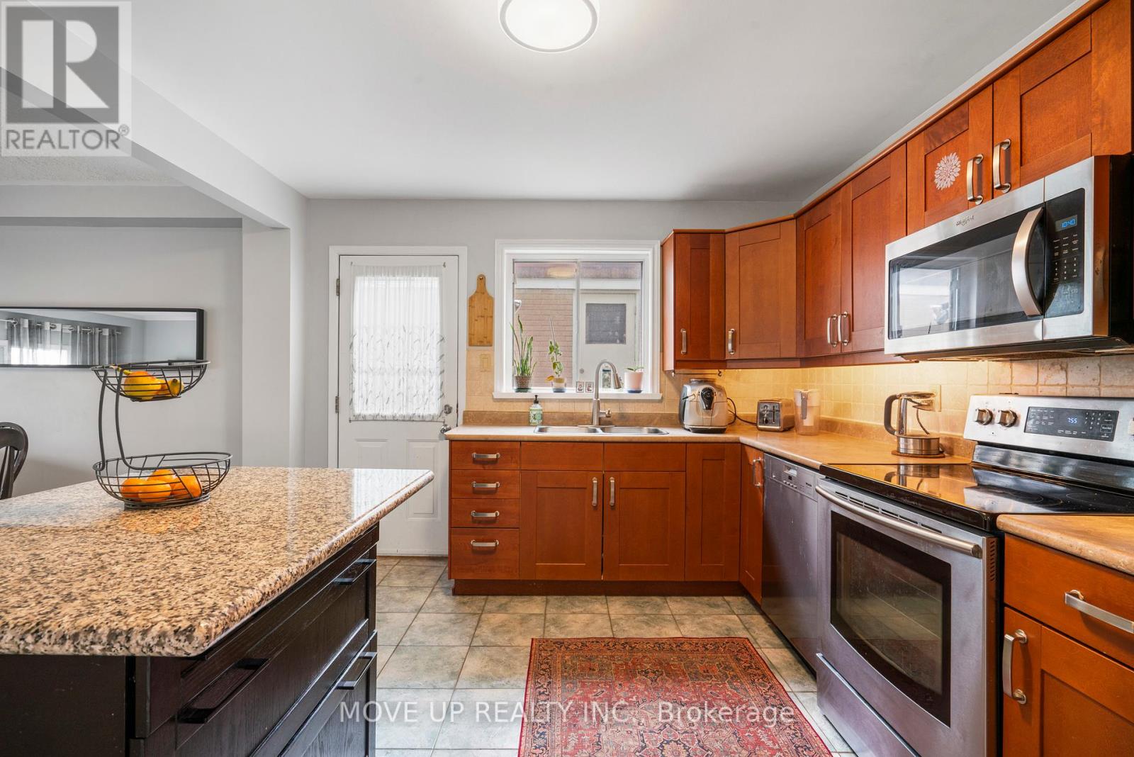 785 Pam Crescent, Newmarket, Ontario  L3Y 5B7 - Photo 11 - N12335854