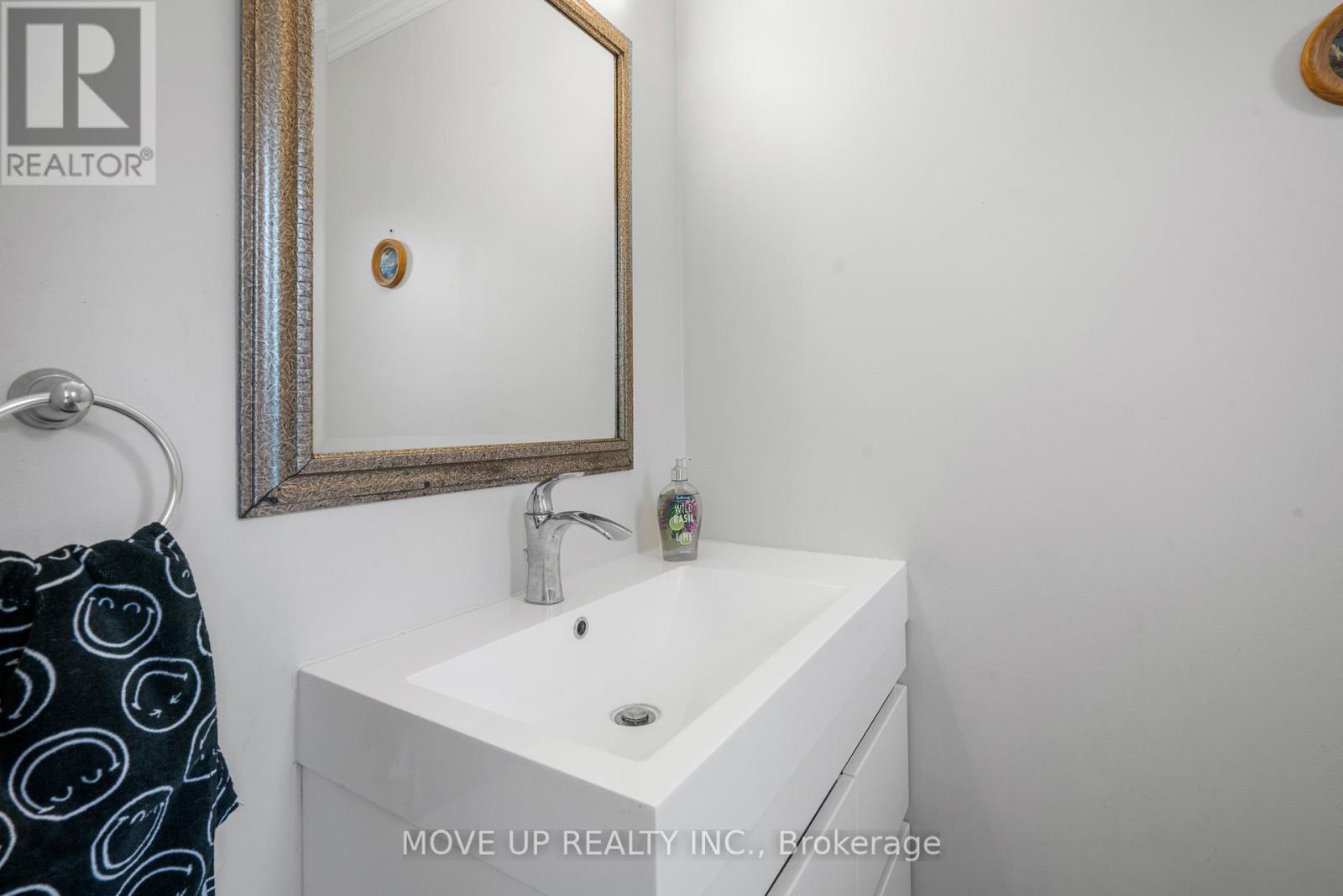 785 Pam Crescent, Newmarket, Ontario  L3Y 5B7 - Photo 16 - N12335854