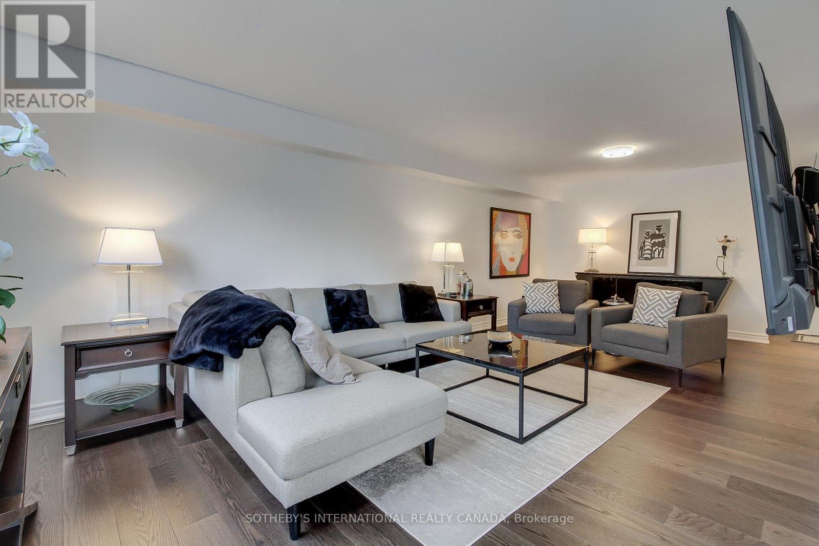 301 - 40 Harding Boulevard W, Richmond Hill (Harding), Ontario  L4C 9S5 - Photo 10 - N12335863